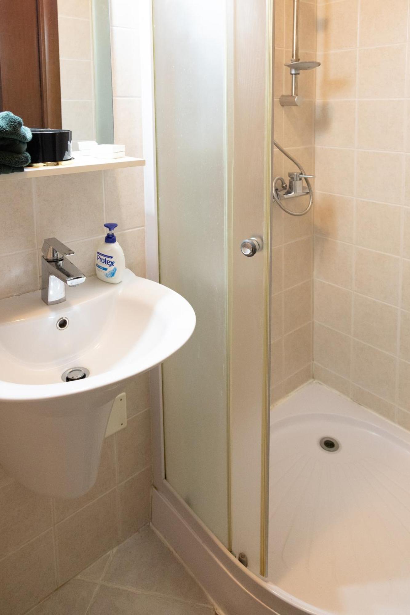 Apartament Central 1 ドロベタ＝トゥルヌ・セヴェリン エクステリア 写真