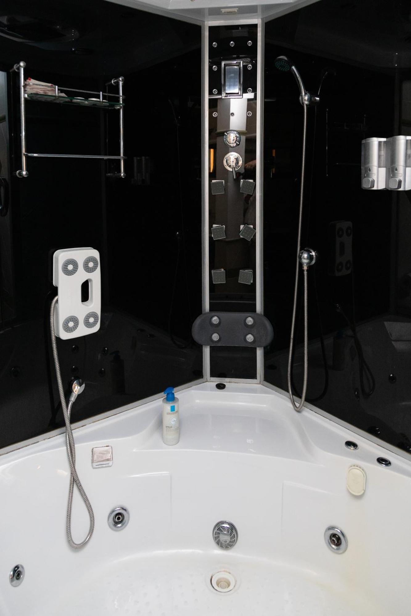 Apartament Central 1 ドロベタ＝トゥルヌ・セヴェリン エクステリア 写真