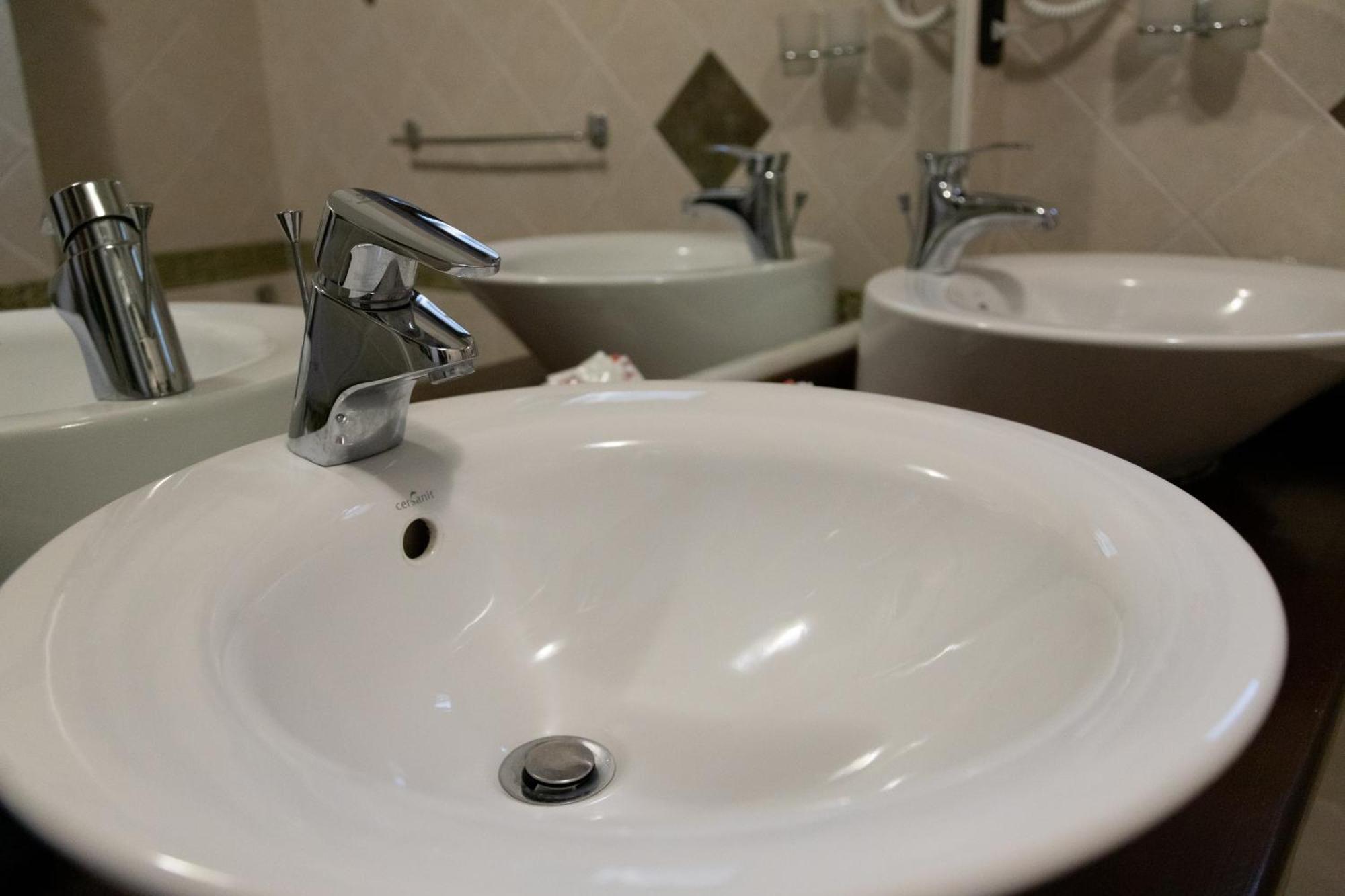 Apartament Central 1 ドロベタ＝トゥルヌ・セヴェリン エクステリア 写真